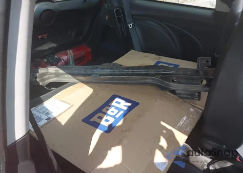 2009 Mini Cooper z USA, uszkodzony, nr VIN WMWMF33549TW79241